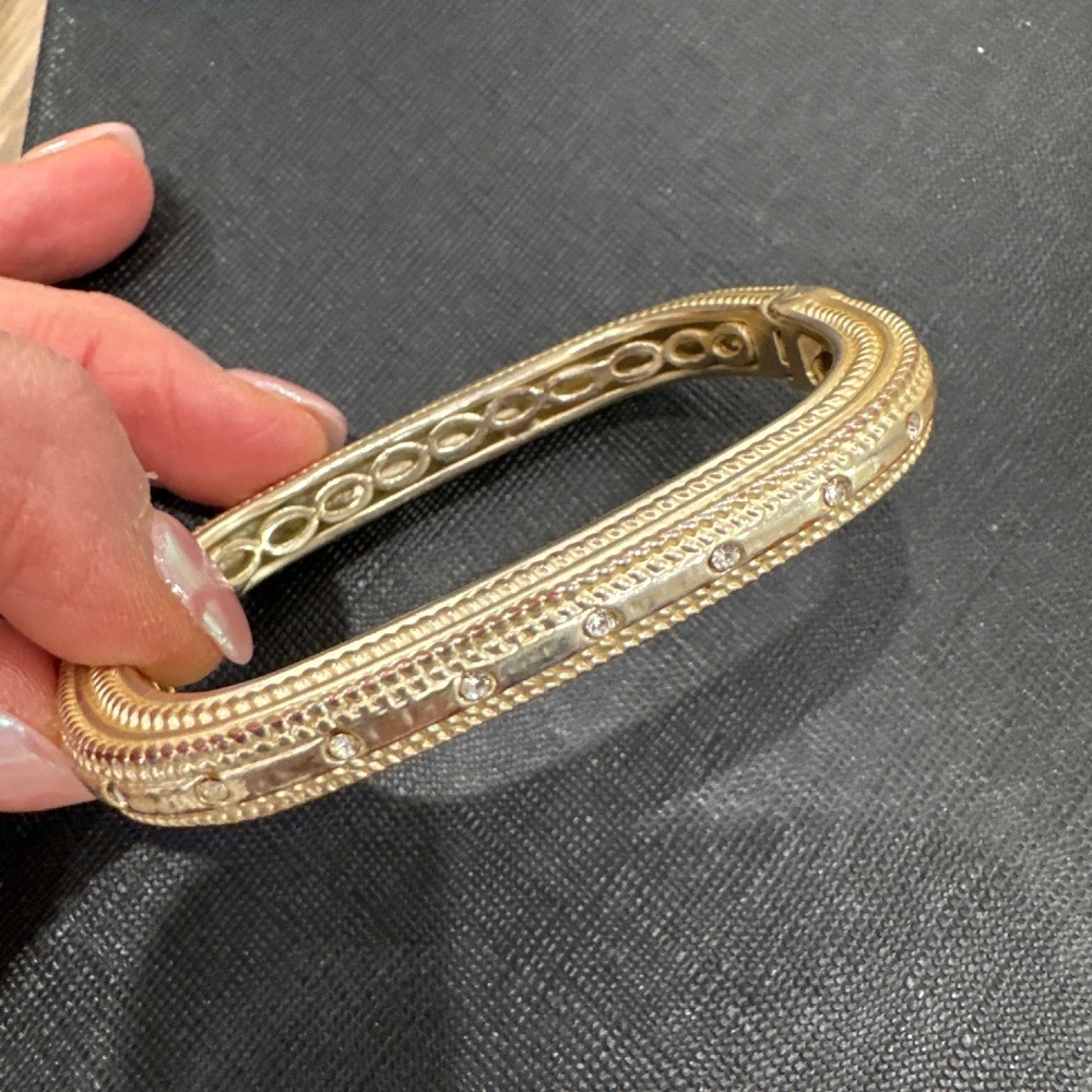 Rectangular magnetic bracelet with crystal accents